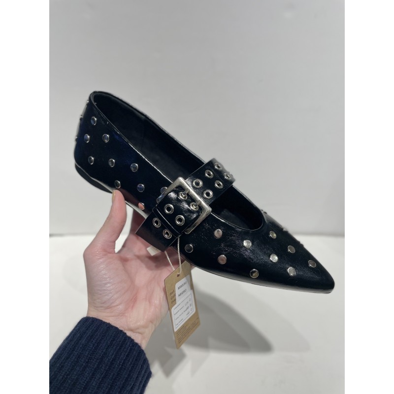 Bailarinas con tachuelas