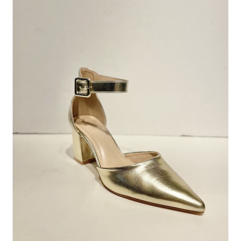 Tacón de punta cerrada