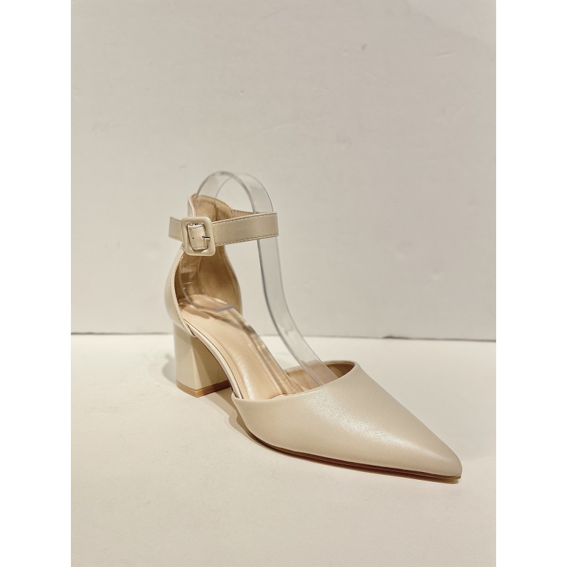 Tacón de punta cerrada 2