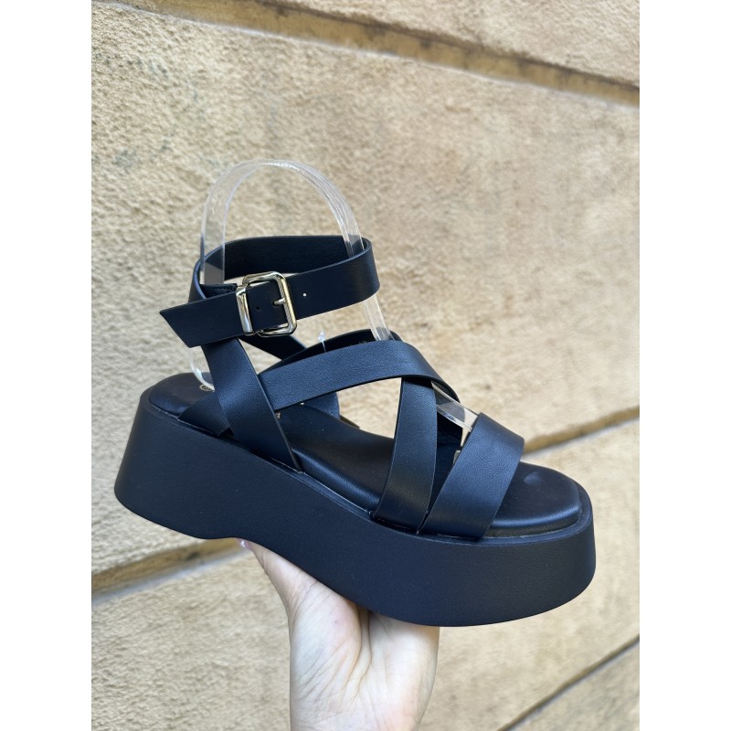 SANDALIAS CON PLATAFORMA 2