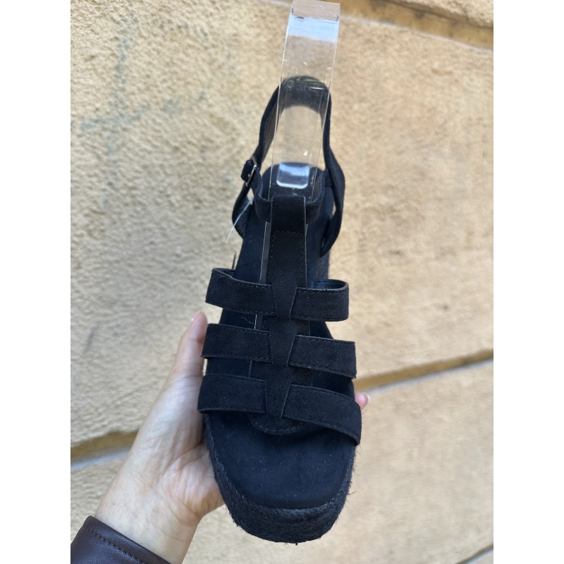 SANDALIA CON CUÑA 2