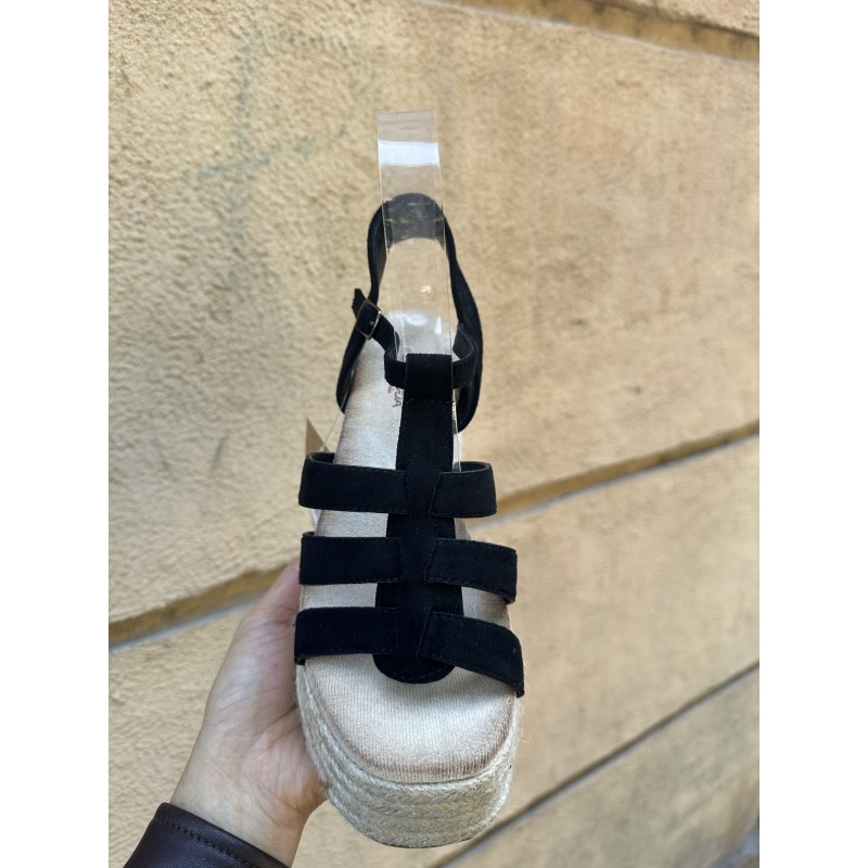 SANDALIA CON PLATAFORMA