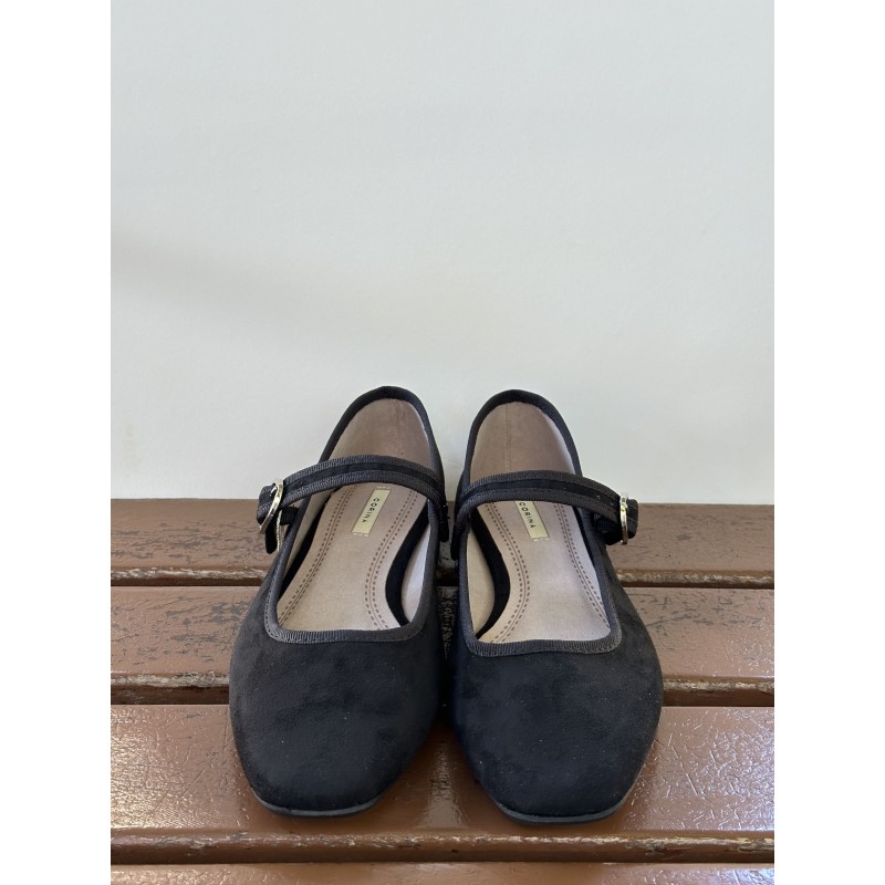 BAILARINA CON EVÍLLA