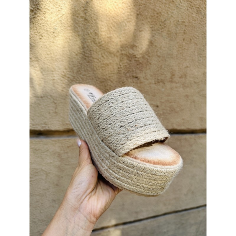SANDALIA CON PLATAFORMA 2