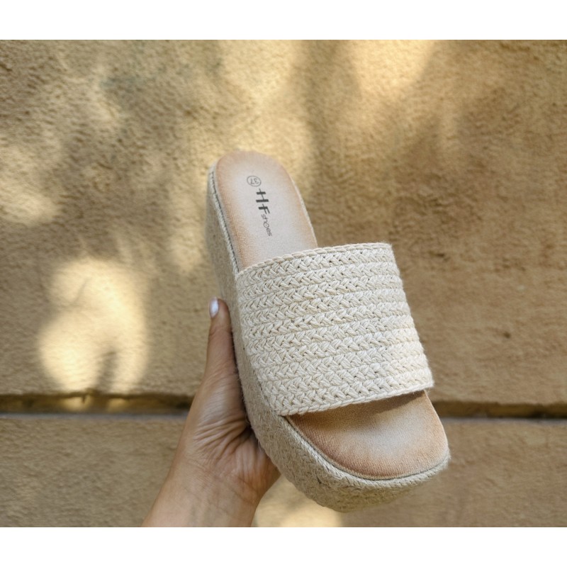 SANDALIA CON PLATAFORMA