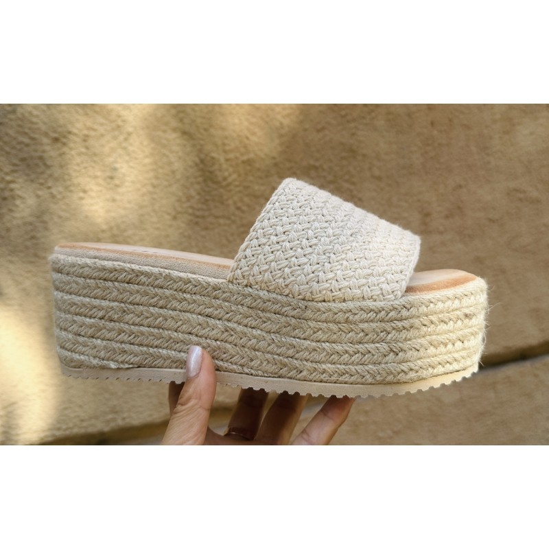 SANDALIA CON PLATAFORMA 2