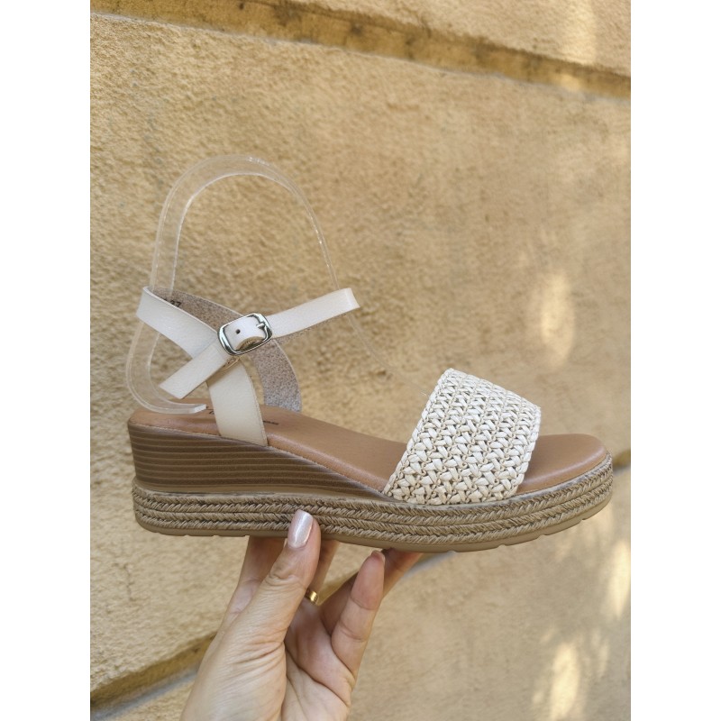 SANDALIA DE PLATAFORMA 2