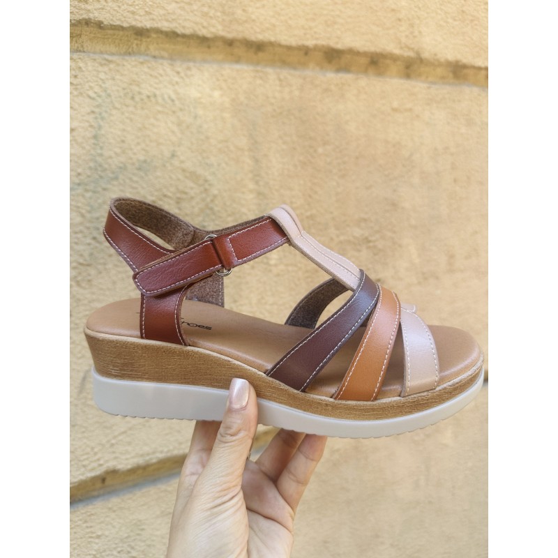 SANDALIAS CON CUÑA