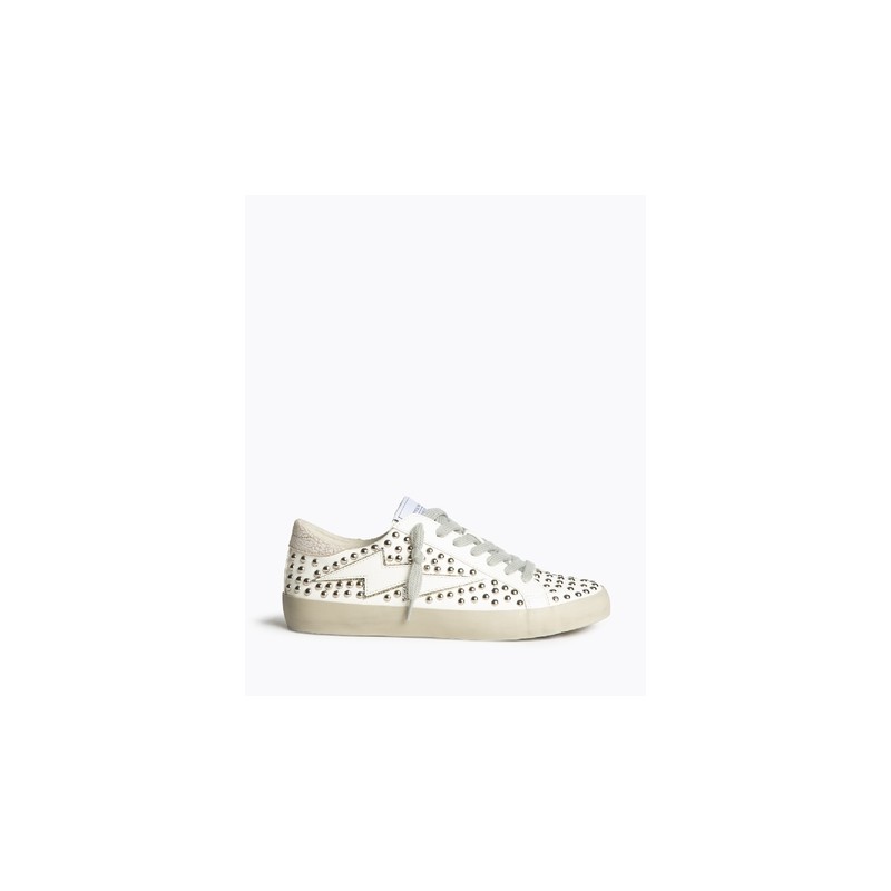 ZAPATILLAS CON TACHUELAS Y RAYO