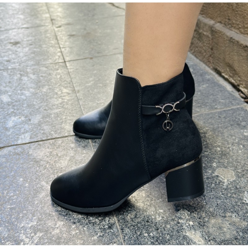 BOTINES