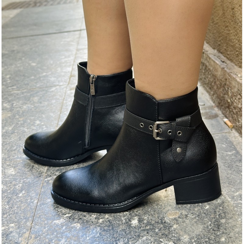 BOTINES