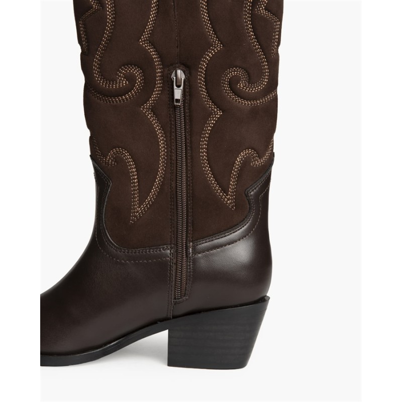 Botas vaqueras altas con bordados