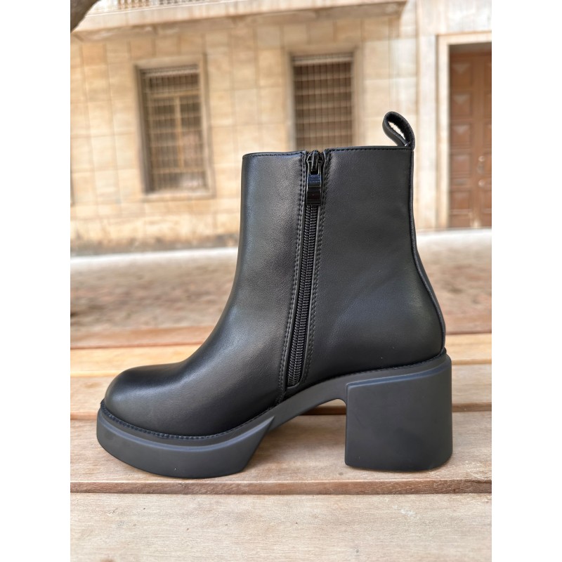 Botines de tacón grueso