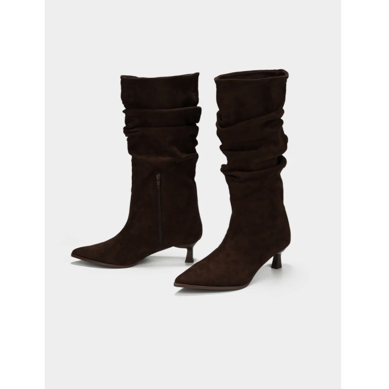 Botas altas con caña arrugada