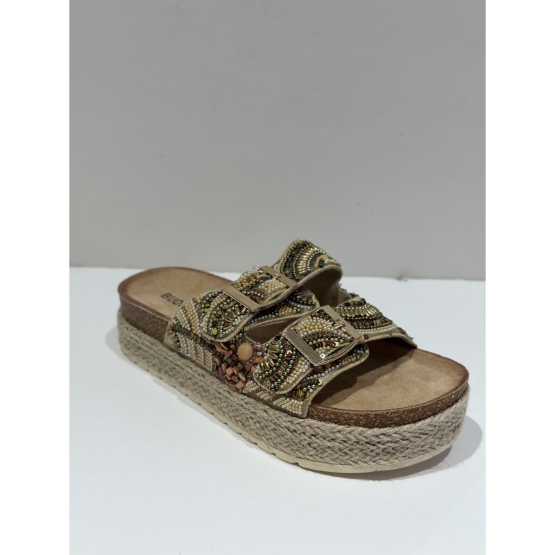 Sandalia de cuña con doble hebilla